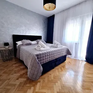 Lucy - Free Private Parking Apartment