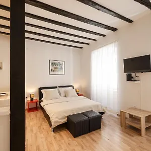 Kalelarga Apartment